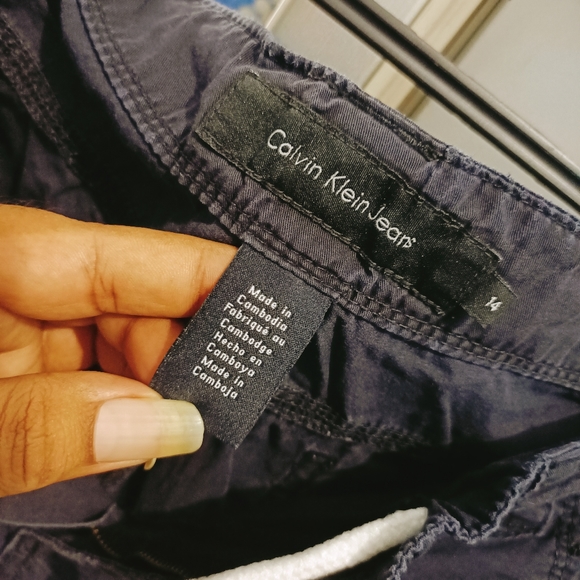 Calvin Klein - Picture 10 of 12